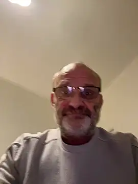 Shyboy817 live sex cam