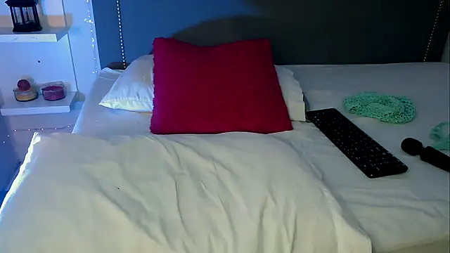 pocahontamoon's cam snapshot