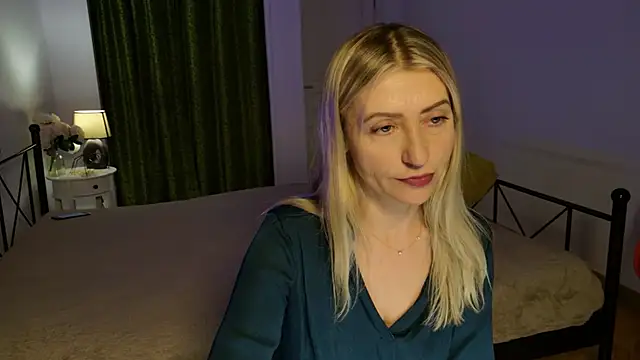 ZoeGrant's cam snapshot