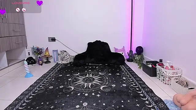 LadyAvalon's cam snapshot