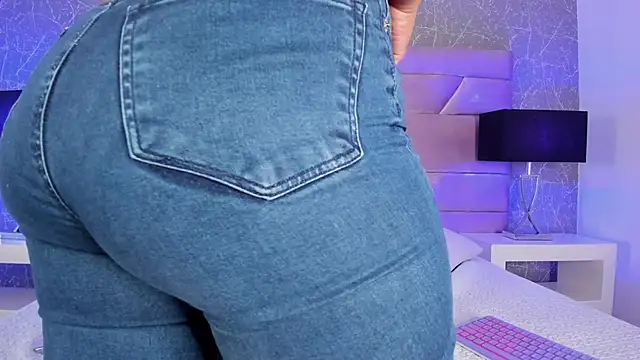 Ivy_Coopper's cam snapshot