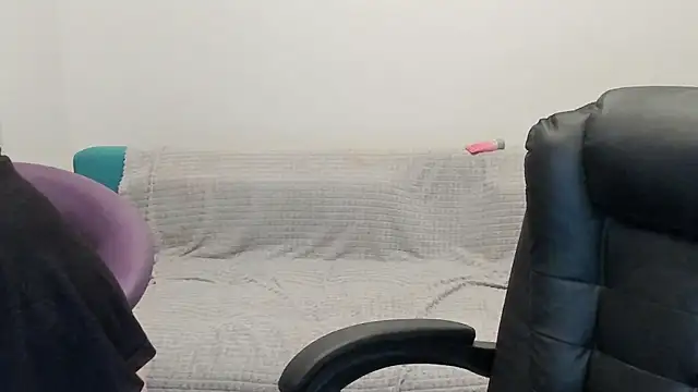 Mia_shy1 live sex cam