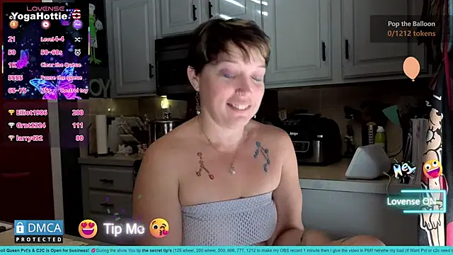 YogaHottie76's cam snapshot