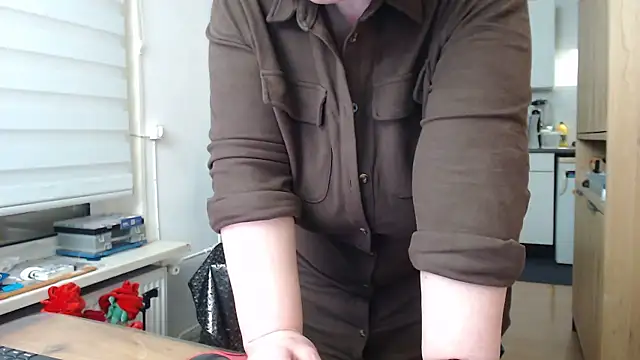 MilfGina live sex cam