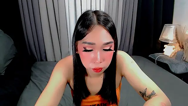 Kisha_fucks live sex cam