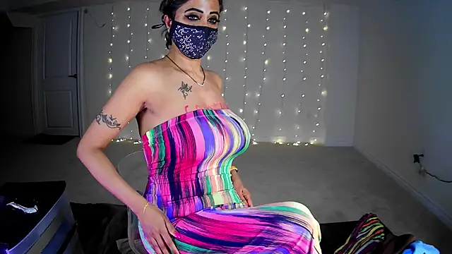 Ravishing_Roma live sex cam