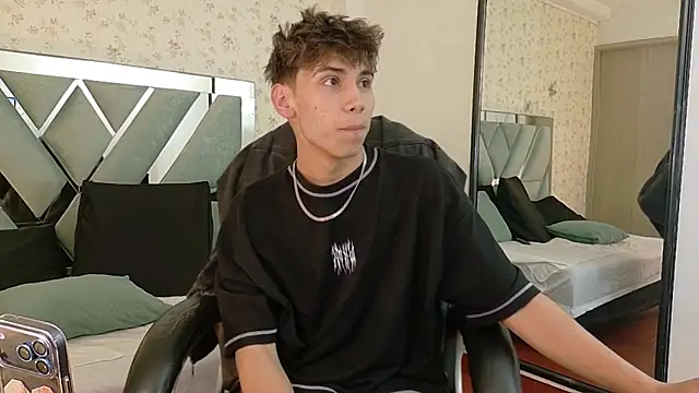 Liam_Noxx live sex cam