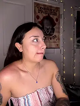 CharmingMaddie's cam snapshot