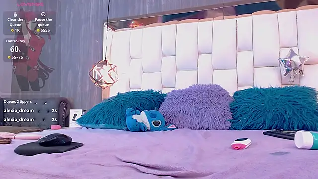 Foxxy_Doll live sex cam