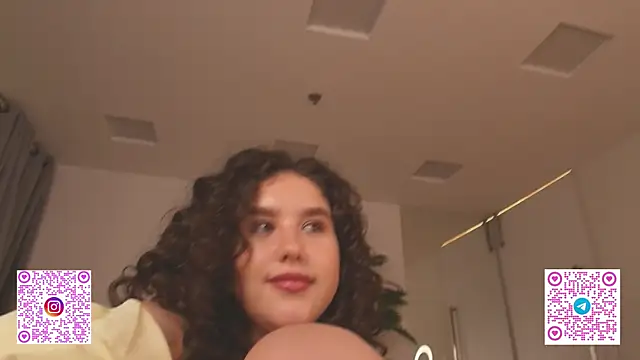 Ariella_Sol live sex cam