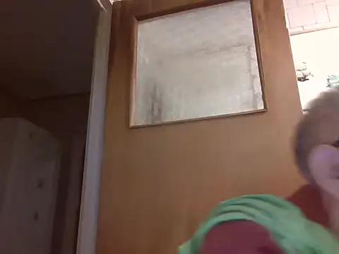 mariusica1@xh live sex cam