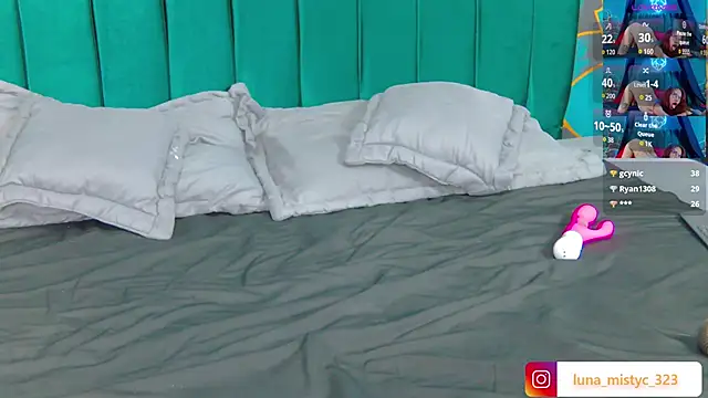 Lunamistyc live sex cam