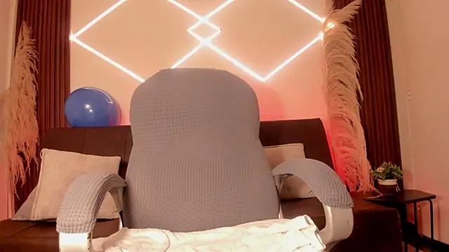 lunaalynch live sex cam