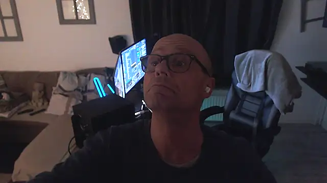 Nomi1612 live sex cam