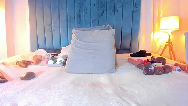 blondehorny69 live sex cam