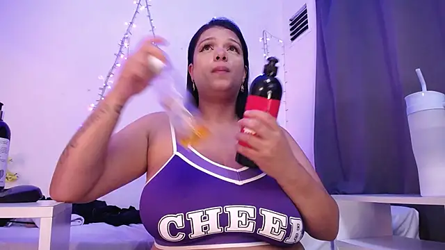 Nicol_Love0's cam snapshot