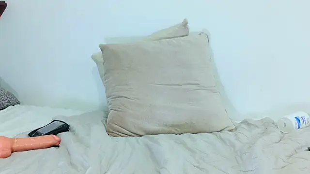 ximenna_w's cam snapshot