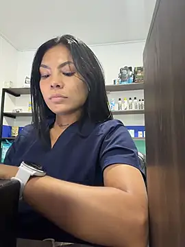 Sarah_Hinata live sex cam