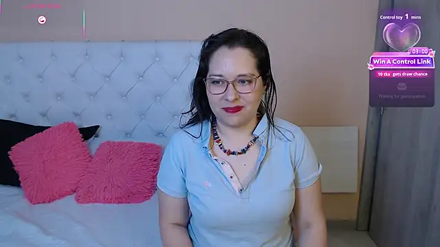 May_Carlier live sex cam