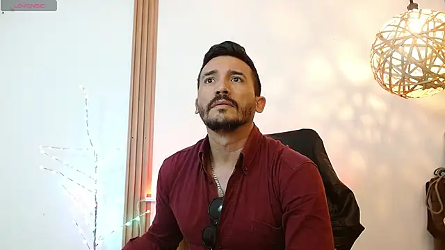 Reiko_85_ live sex cam