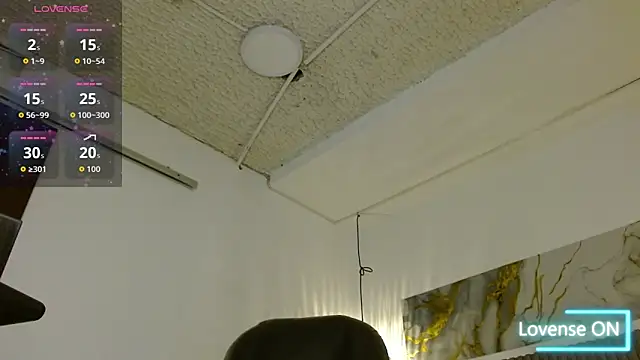 Dyla_n18 live sex cam