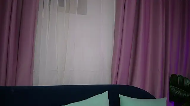 AdelineRosa's cam snapshot