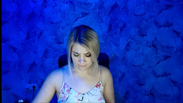 nika_gold1 live sex cam