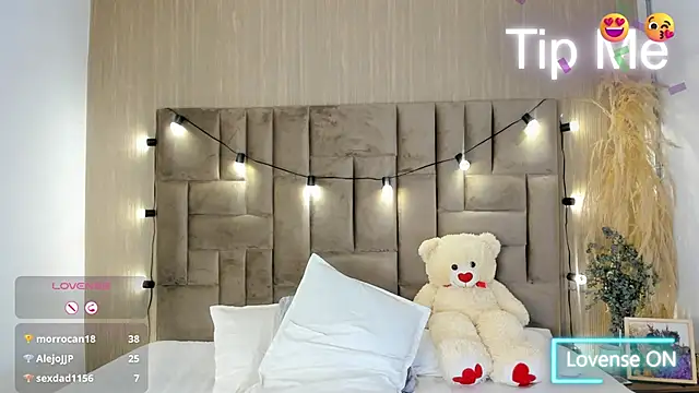 MiiaGreys's cam snapshot