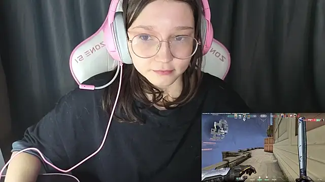 Pink-Aura-'s cam snapshot