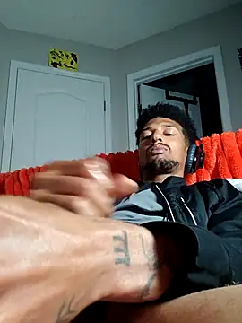 BigPrettyDick777 live sex cam