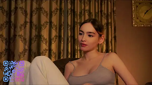 JuIianneDelfino live sex cam