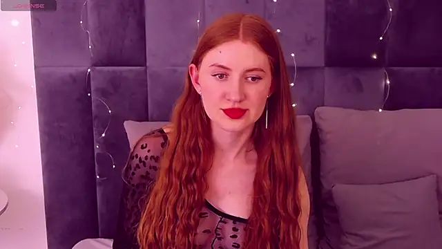 SaraMoor's cam snapshot