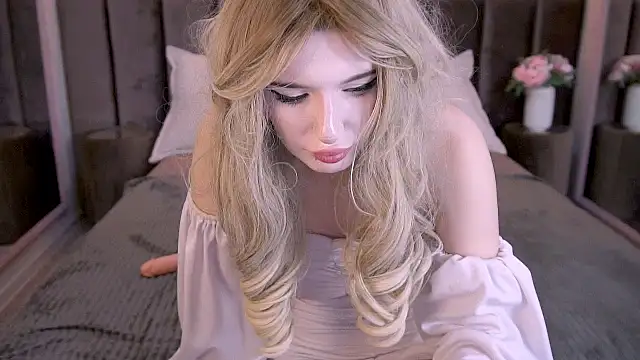 LisaBevy's cam snapshot