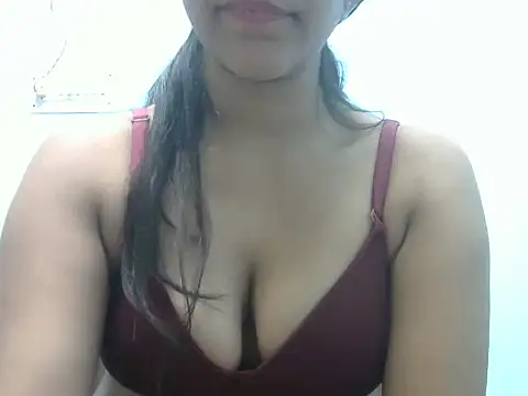 hot-riyyaaa's cam snapshot