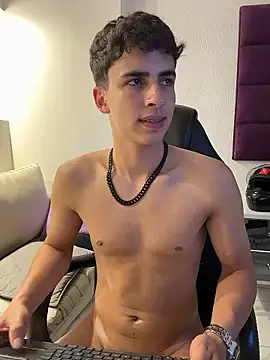 AdrianRinaldi live sex cam