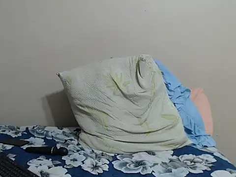 SexyLipss_'s cam snapshot