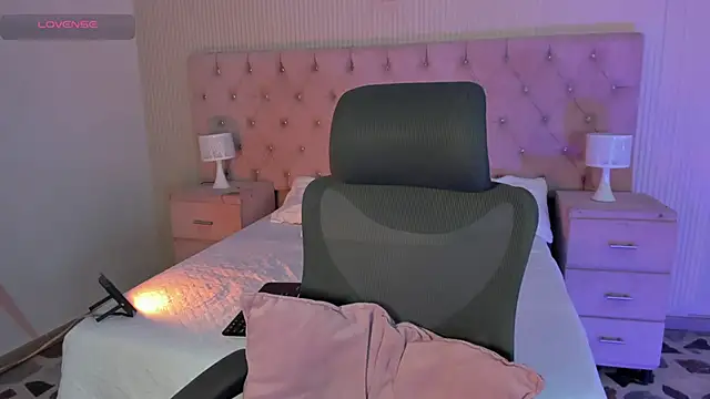 VictoriaMonroee_ live sex cam