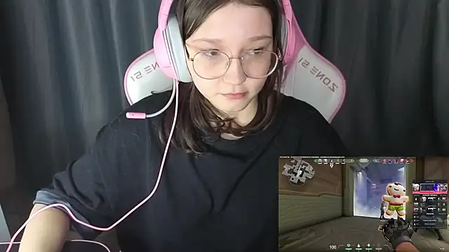 Pink-Aura-'s cam snapshot