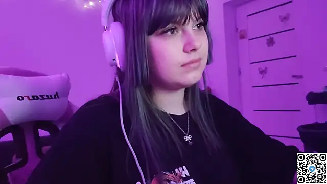 KristiBloom live sex cam