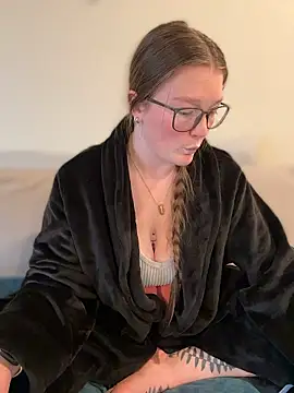 PussiesnCream_'s cam snapshot