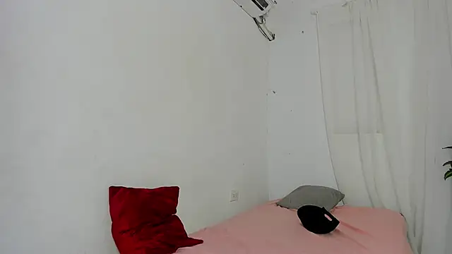 Laura_and_Kevin live sex cam