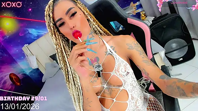 Nella_Dolls live sex cam