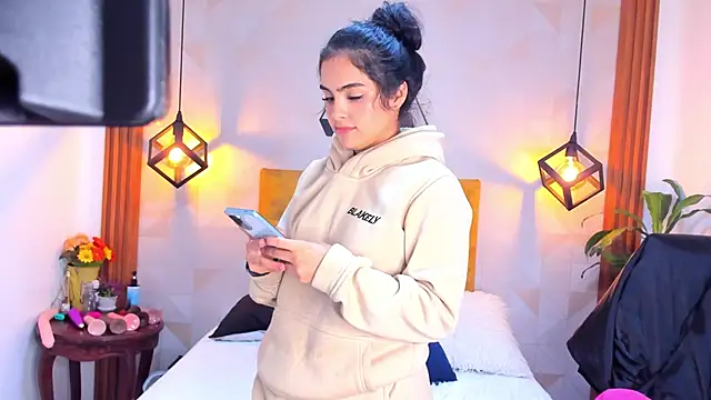 violet_sweet19's cam snapshot