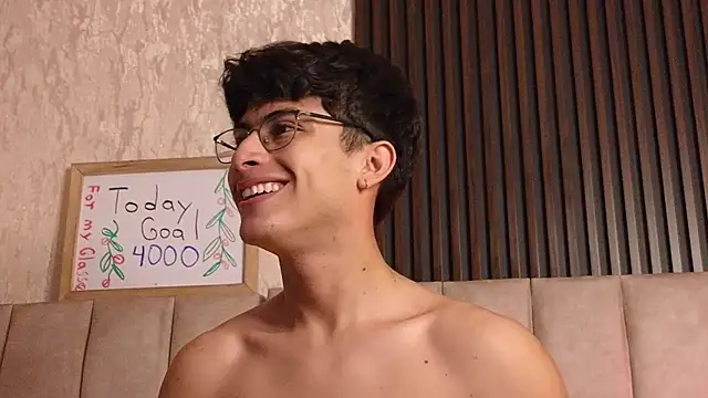 Aaron_Eze live sex cam