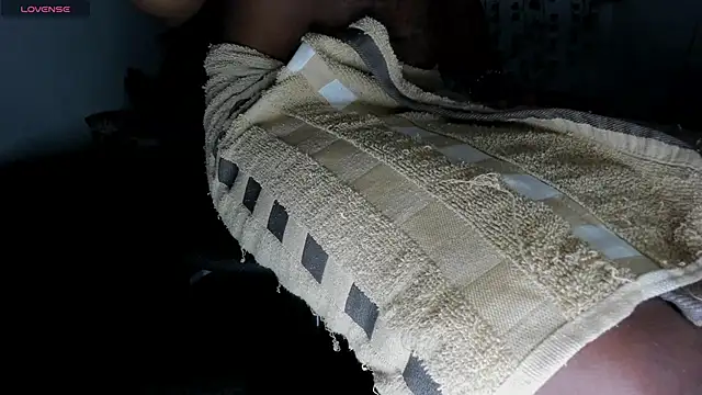 santhi_lee live sex cam