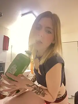 Milly-Kiss live sex cam