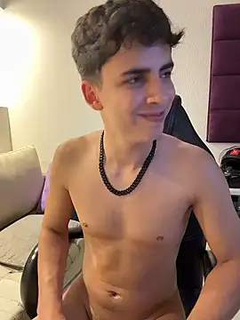 AdrianRinaldi live sex cam