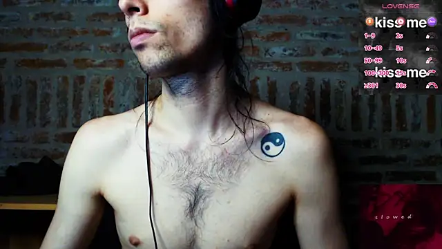 CaramelToy live sex cam