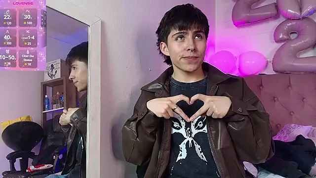 PepperTwink live sex cam