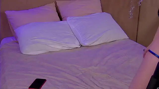 AgathaLevine live sex cam